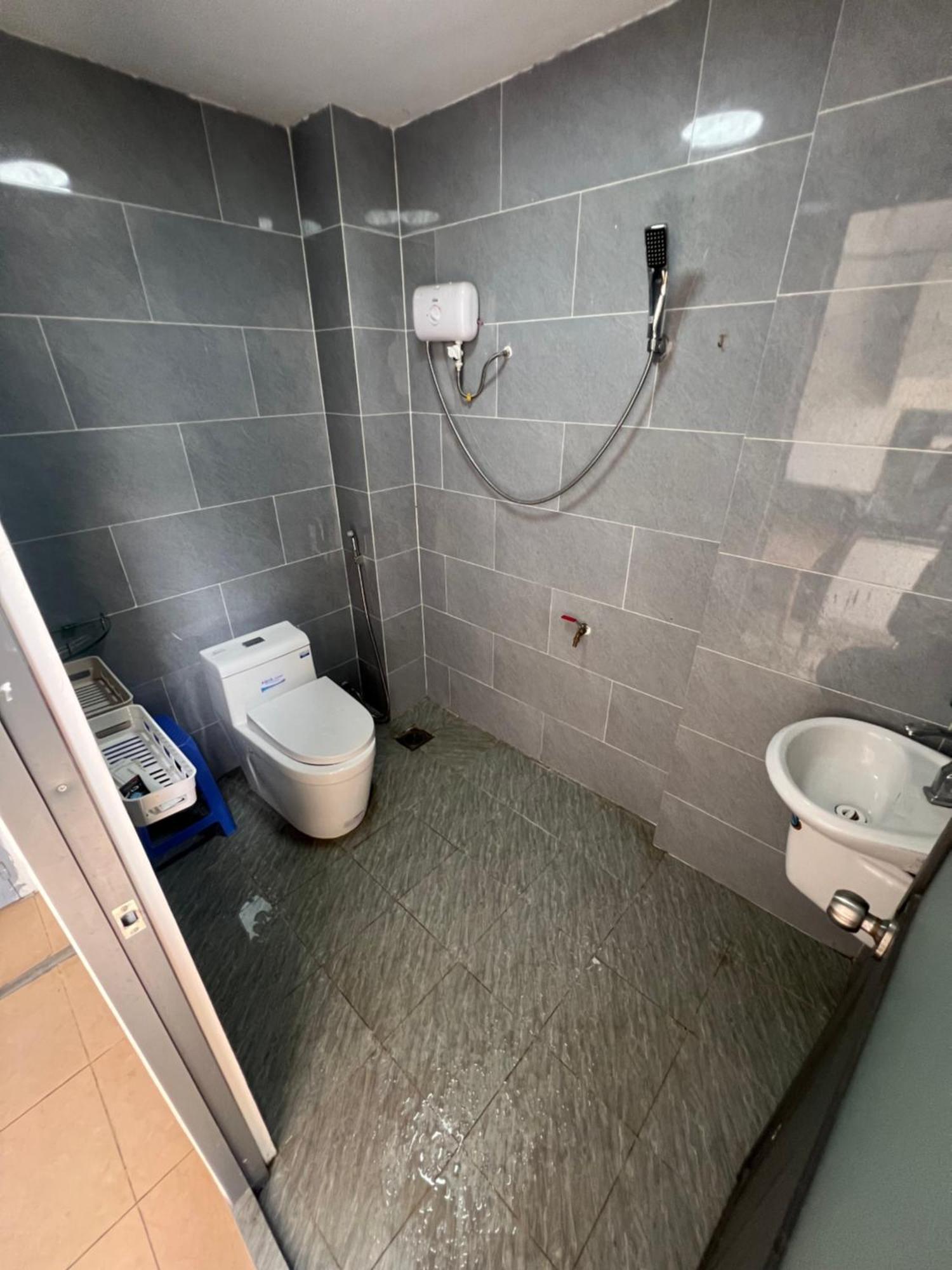 Apartment Ho Dich Vu Hoang Thu 4 *